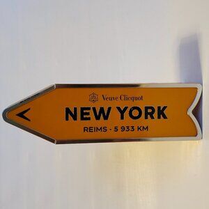 VEUVE CLICQUOT New York Destination Arrow Tin Champagne Tin